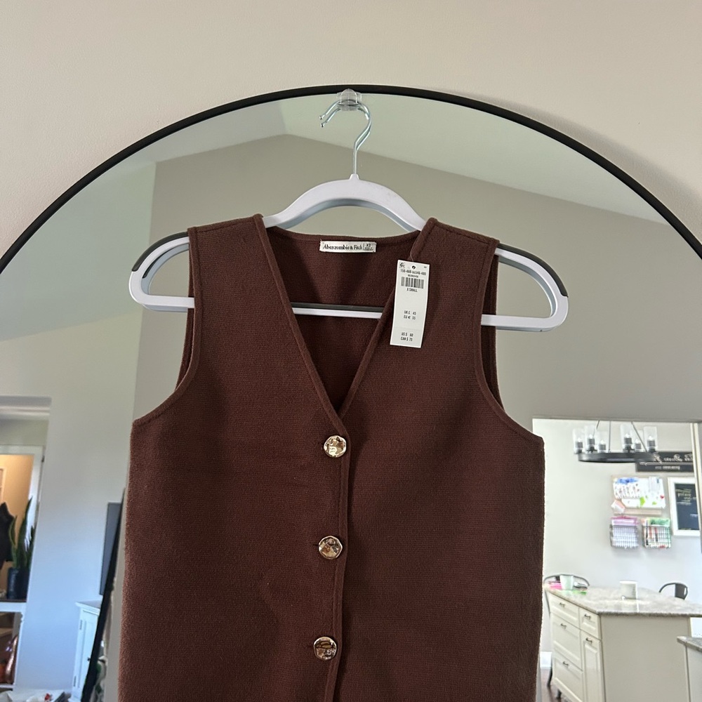 Abercrombie & Fitch Luxeloft V-neck vest